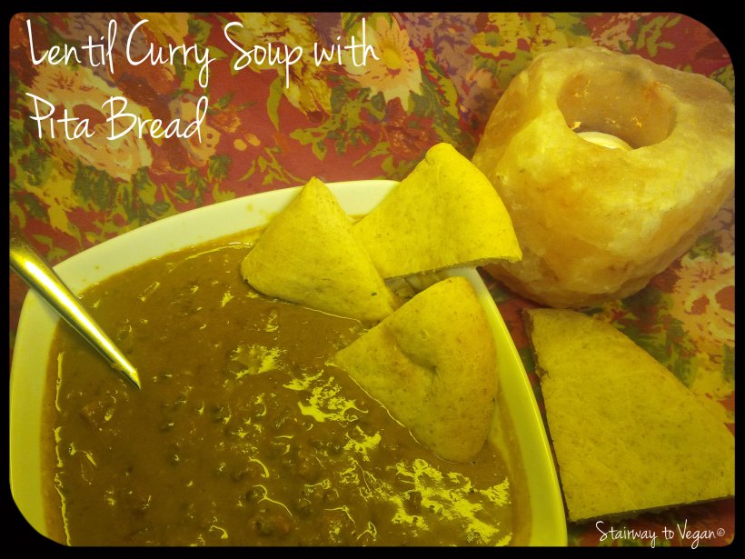 Lentil Curry Soup with Pita Bread 